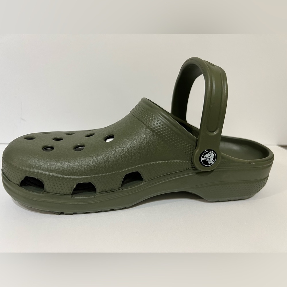 Unisex, Crocs. Size 7 for Men and size 9 for women